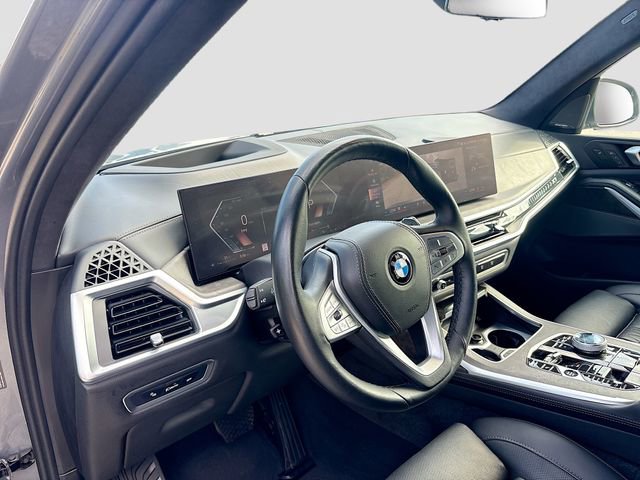 Used 2024 BMW X7 xDrive40i w/ Executive Package image 27