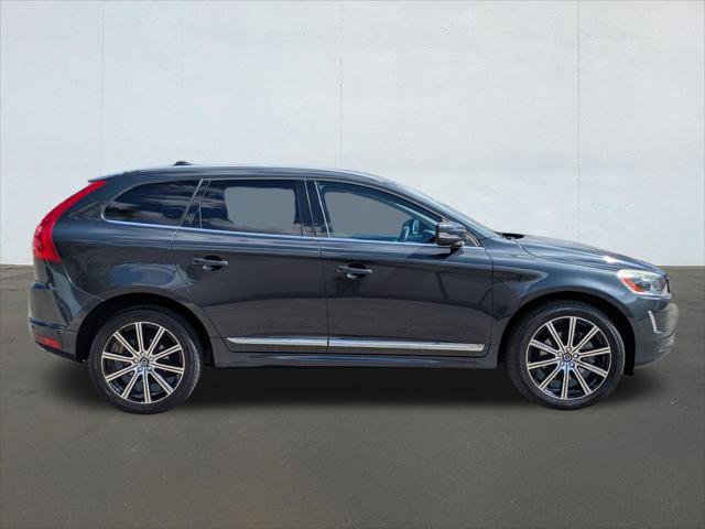 Used 2016 Volvo XC60 T5 Platinum w/ Protection Package FWD image 6
