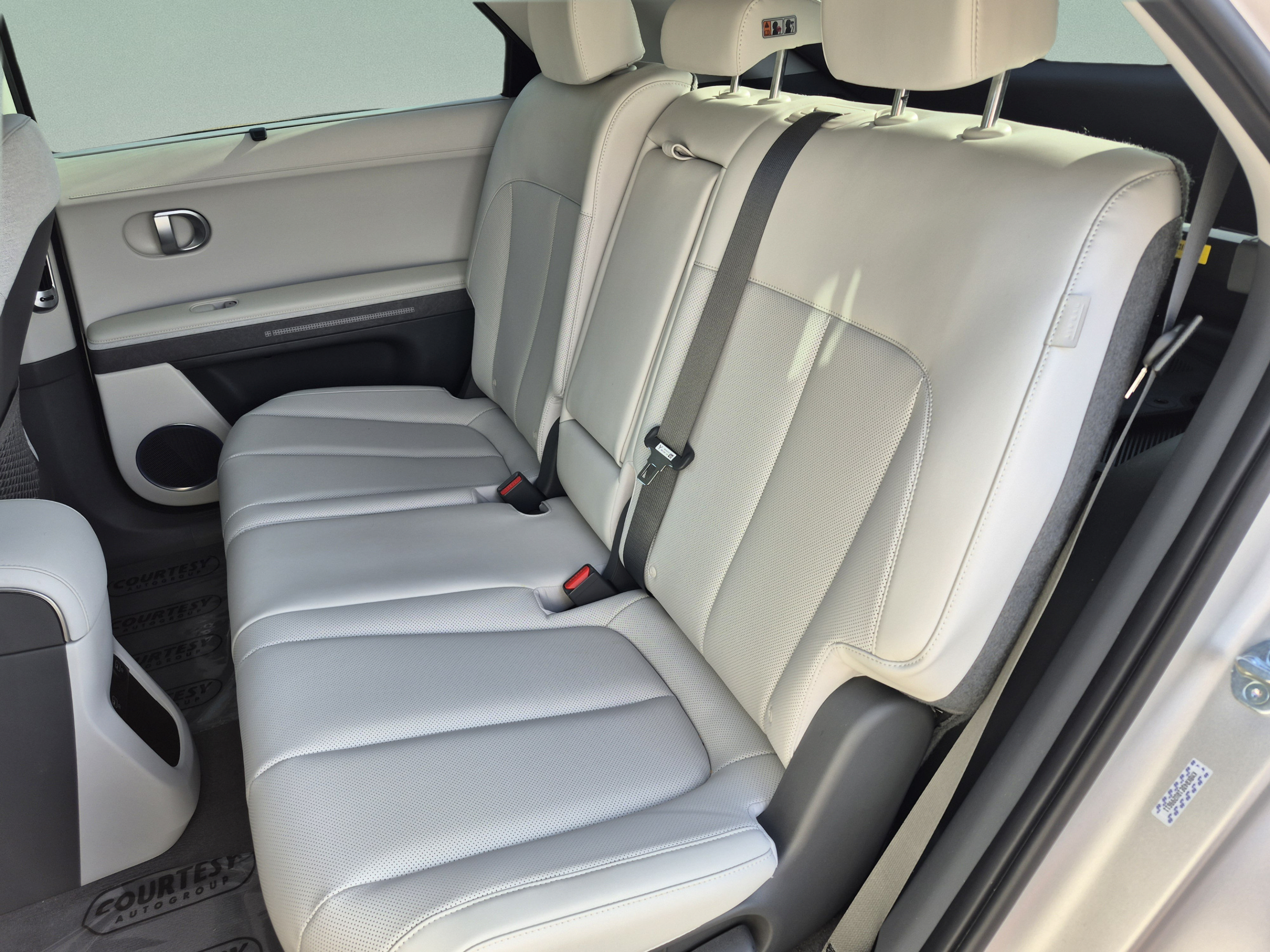 Certified 2024 Hyundai Ioniq 5 Limited RWD image 17