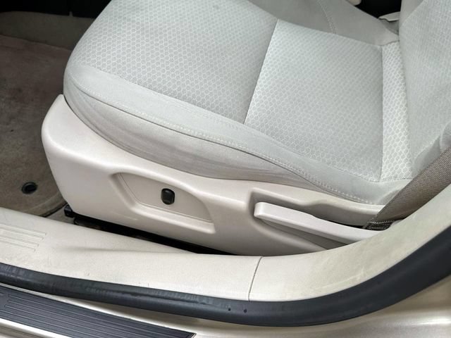 Used 2006 Pontiac G6 Sedan w/ Drivers Package FWD image 16