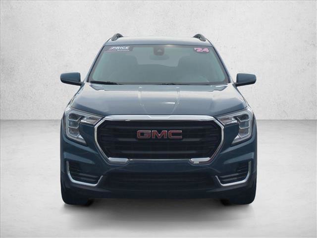 Certified 2024 GMC Terrain SLE w/ Driver Convenience Package FWD image 2
