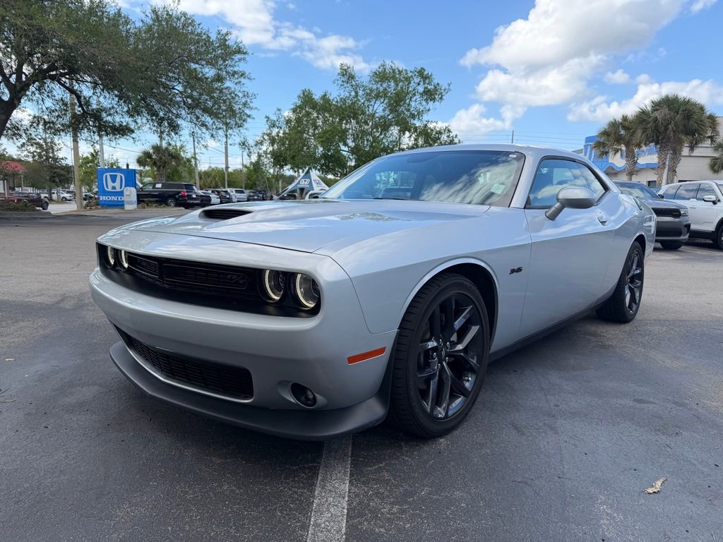 Used 2023 Dodge Challenger R/T w/ Plus Package image 3