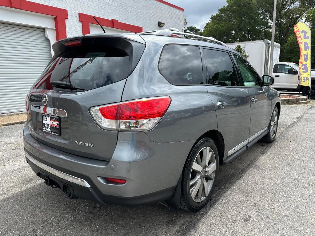 Used 2015 Nissan Pathfinder Platinum w/ Family Entertainment Package FWD image 8