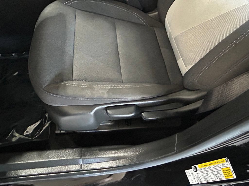 Used 2025 Chevrolet Trax LS FWD image 28