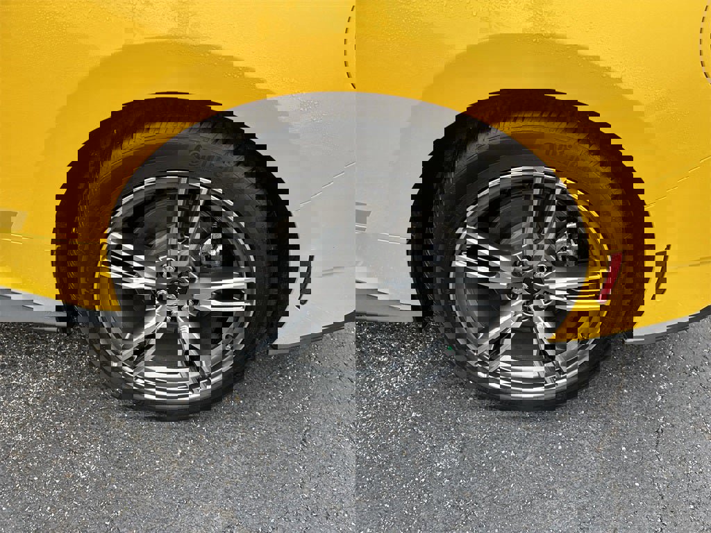 Used 2024 Ford Mustang EcoBoost image 7