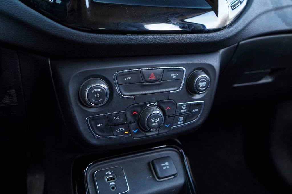 Used 2019 Jeep Compass Latitude FWD image 26