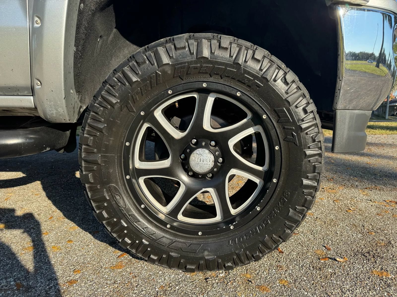 Used 2016 GMC Sierra 1500 SLT w/ Enhanced Driver Alert Package AWD/4WD image 21