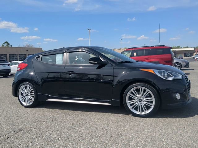 Used 2016 Hyundai Veloster Turbo image 2