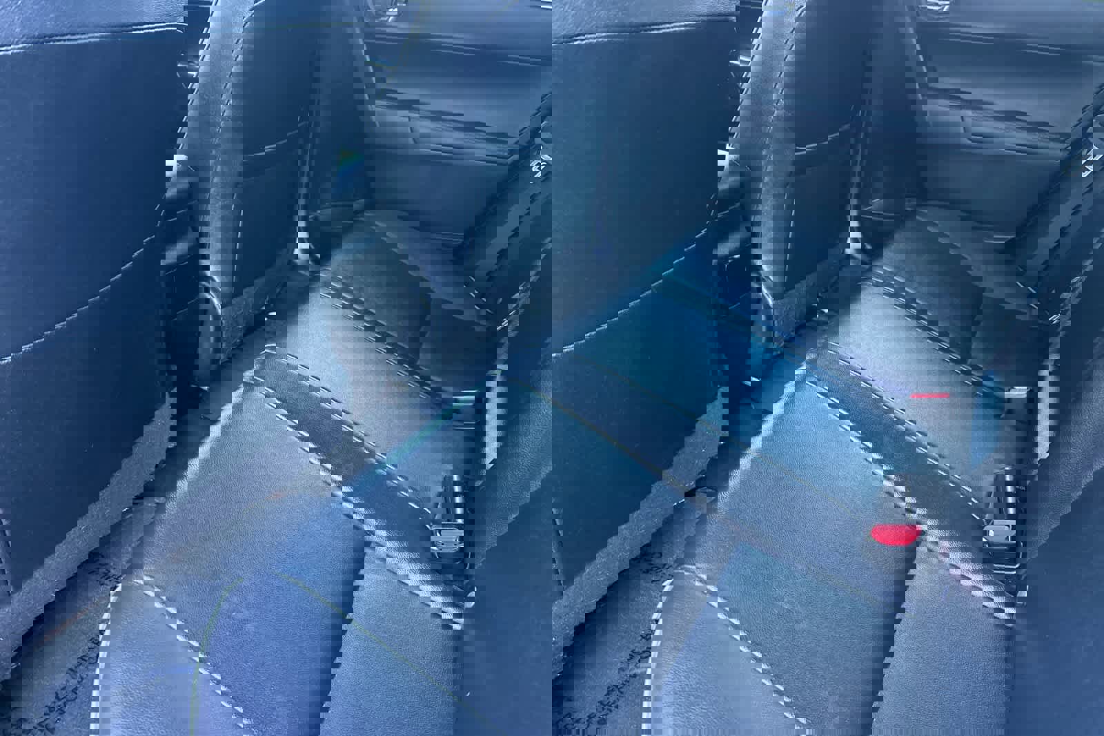 Used 2017 Toyota Corolla XLE image 4