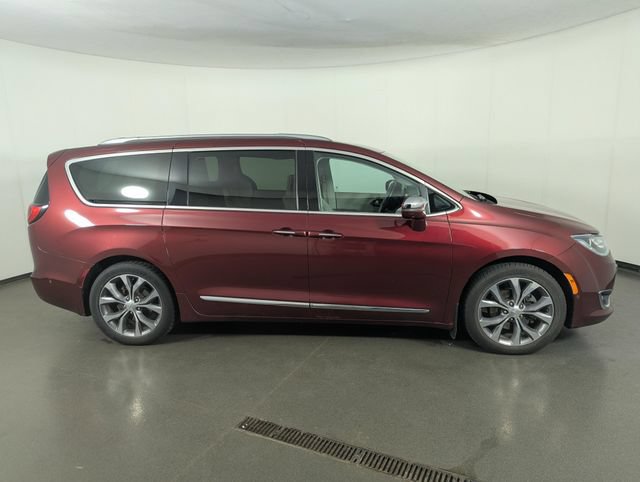 Used 2017 Chrysler Pacifica Limited FWD image 8