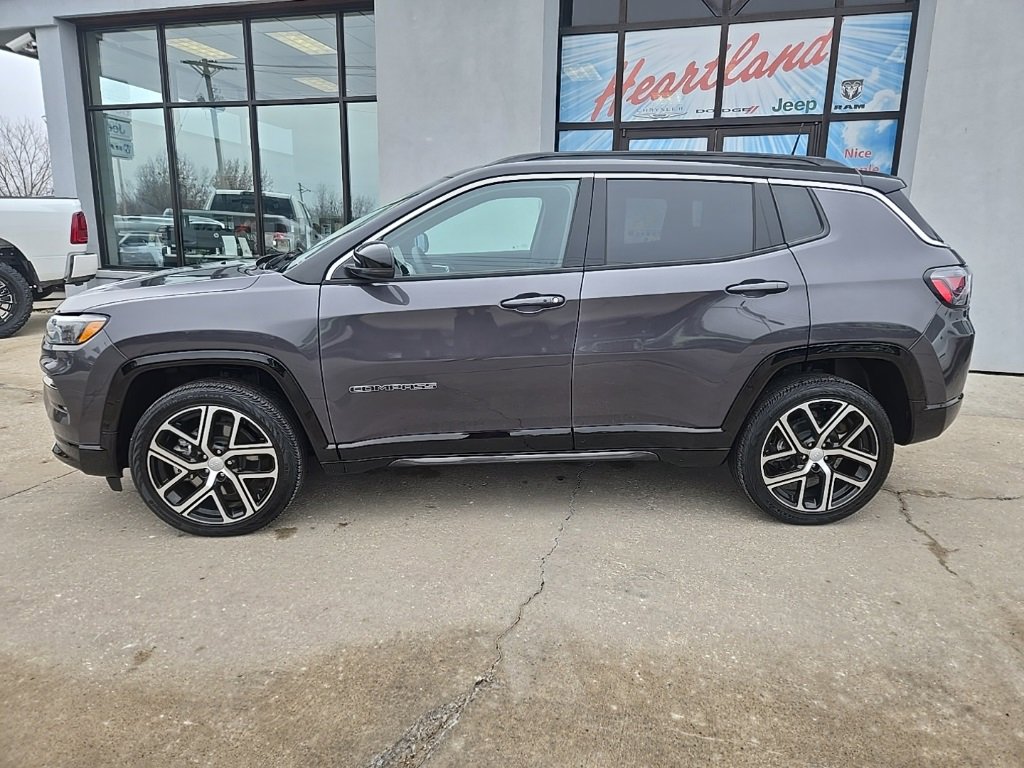 Used 2024 Jeep Compass Limited w/ Elite Group image 5