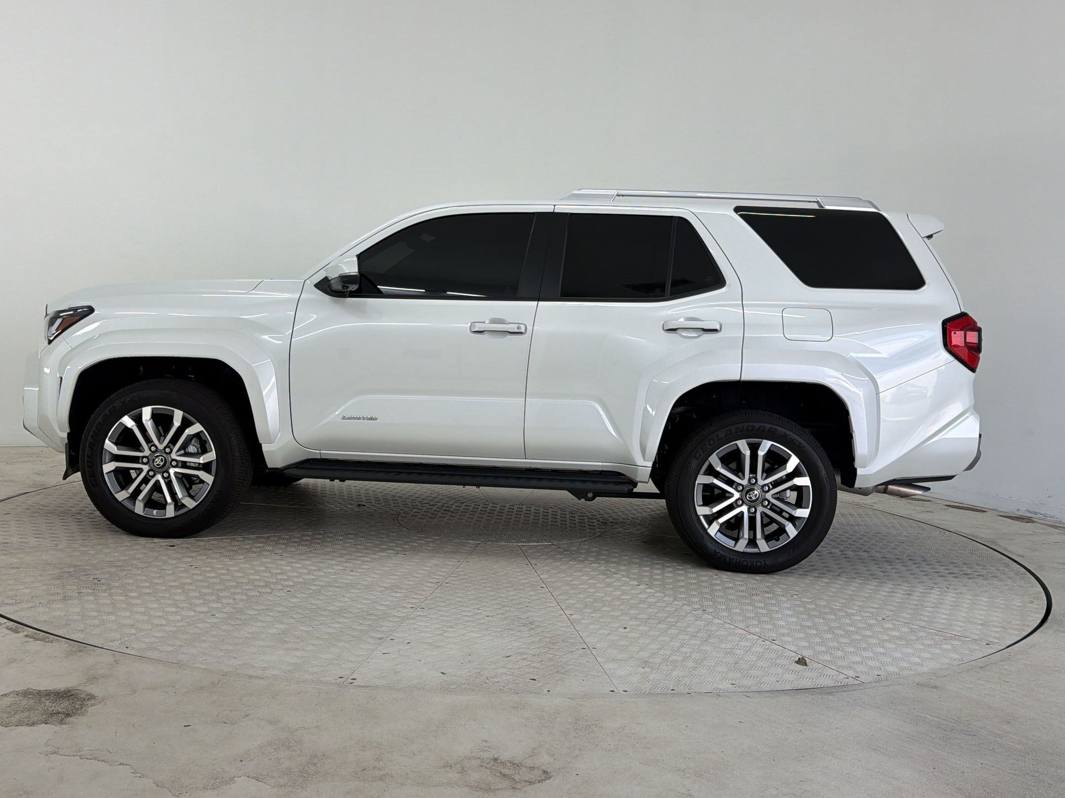 Used 2026 Toyota 4Runner Limited AWD/4WD image 2