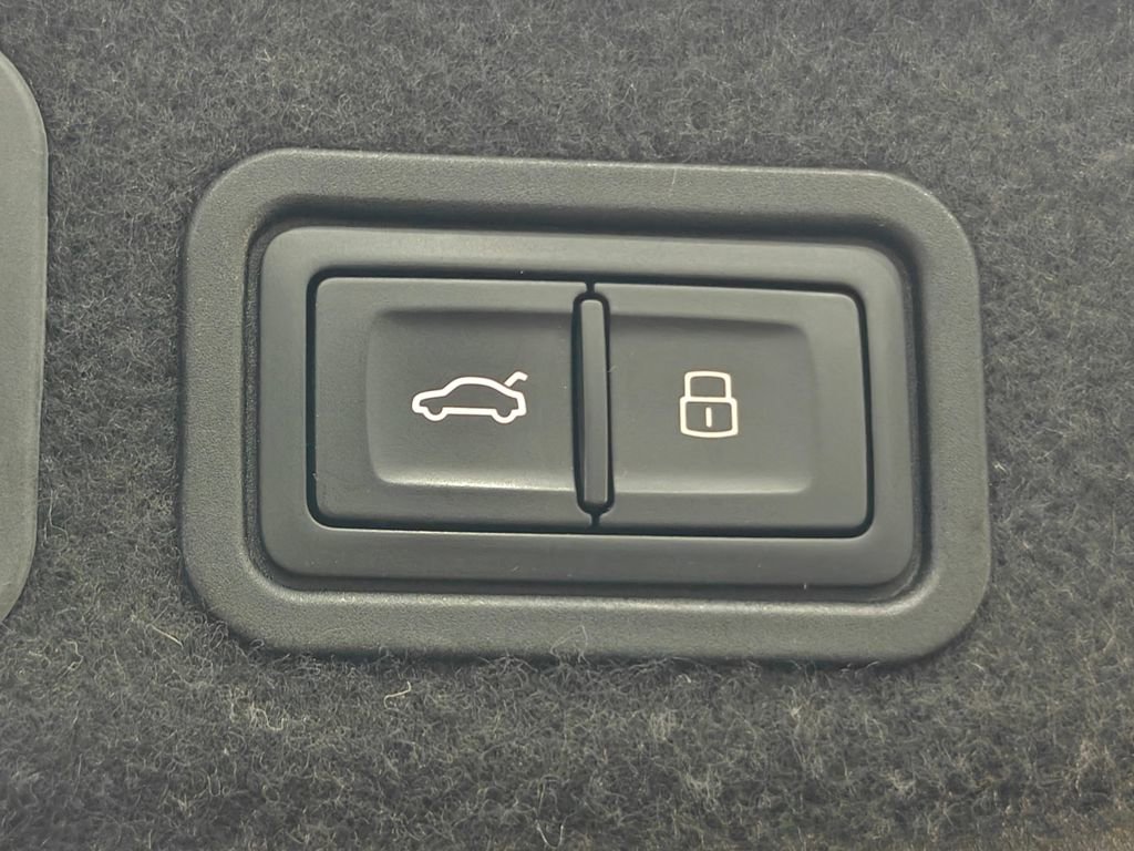 Used 2015 Audi A8 L 3.0T image 35