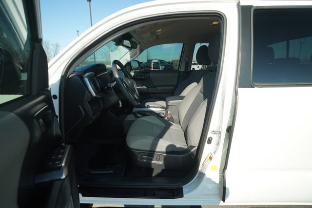 Used 2020 Toyota Tacoma SR5 image 11