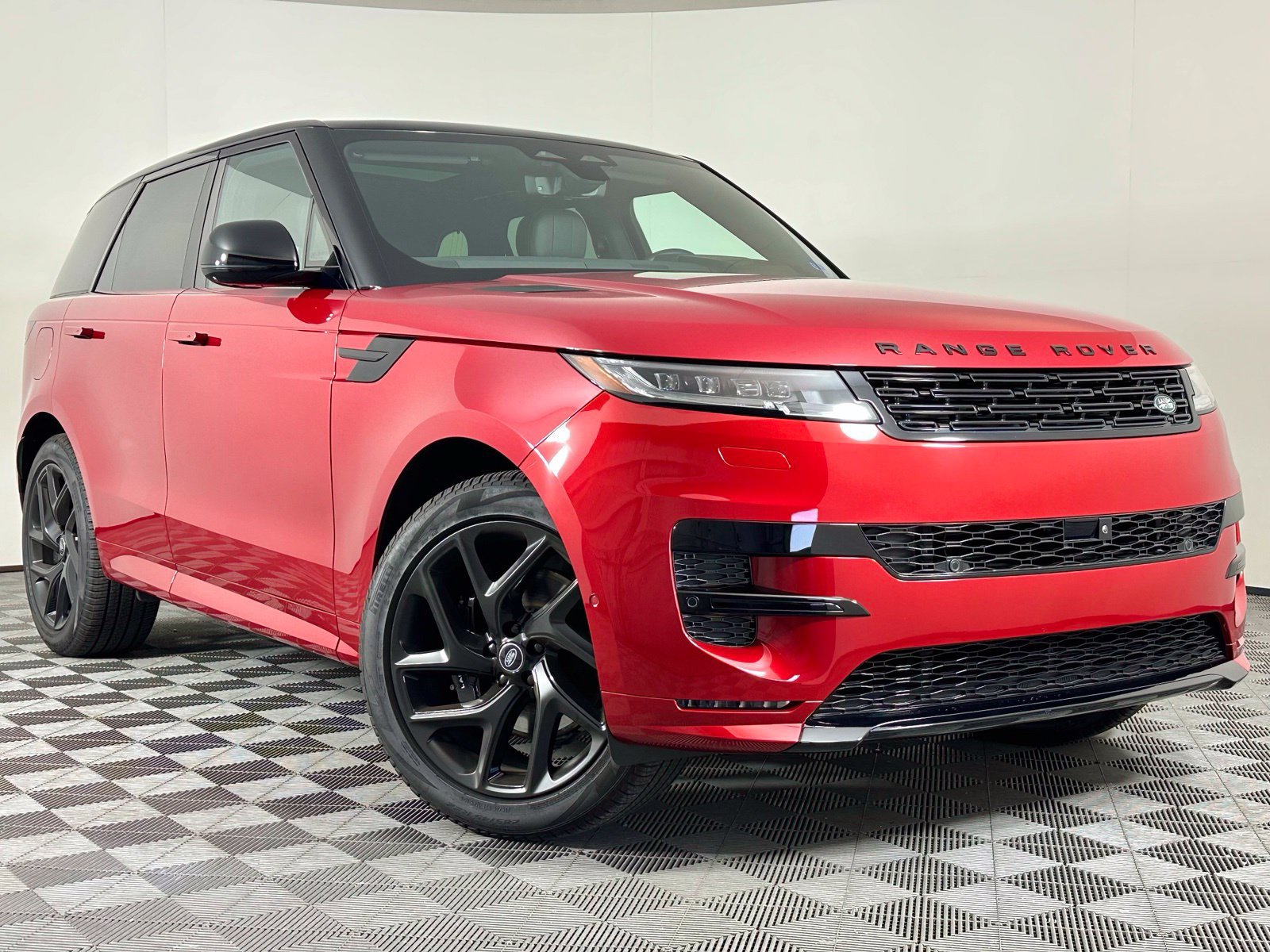 Used 2025 Land Rover Range Rover Sport Dynamic SE