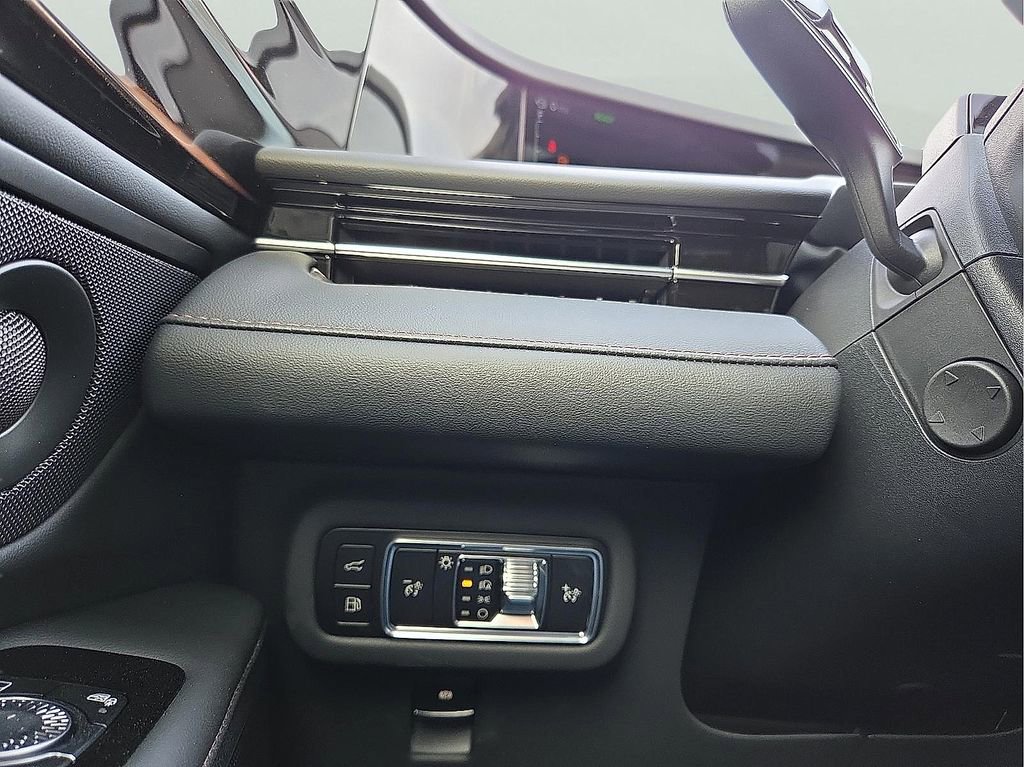 New 2026 Lincoln Nautilus Premier w/ Equipment Group 102A AWD/4WD image 17