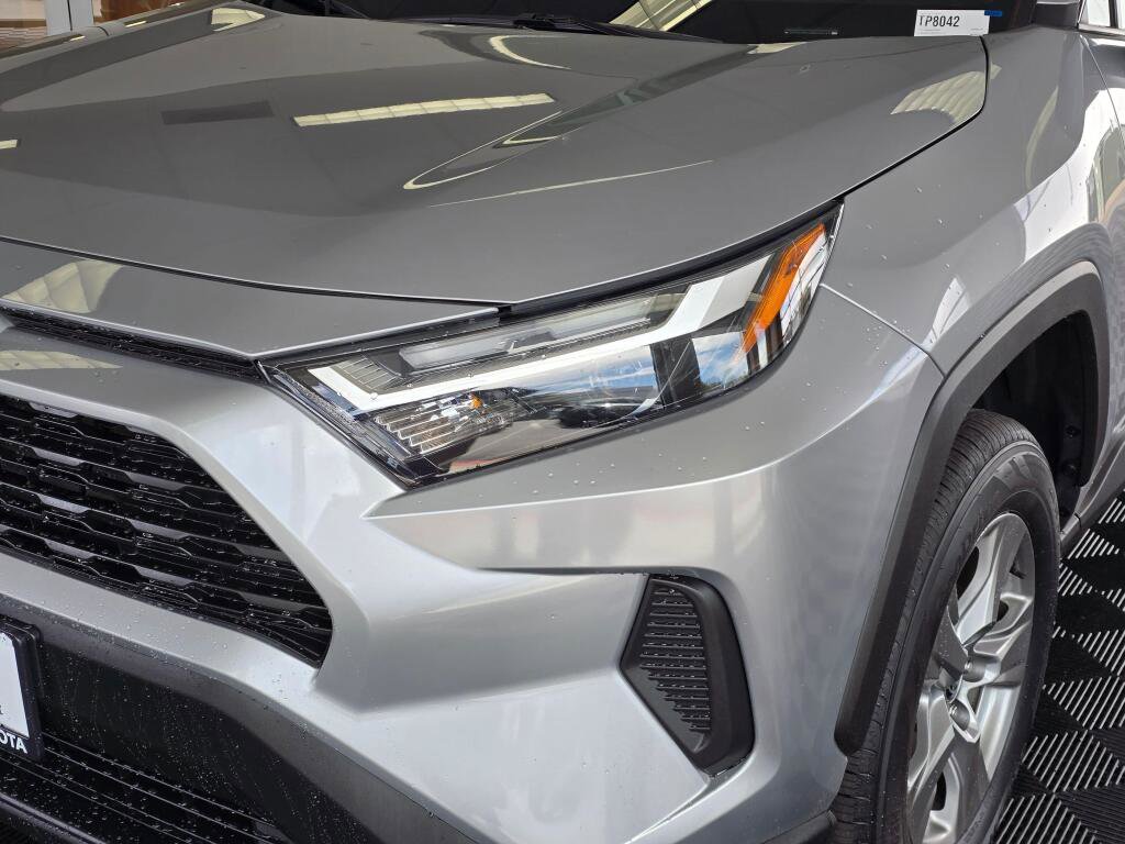 Used 2024 Toyota RAV4 XLE AWD/4WD image 10