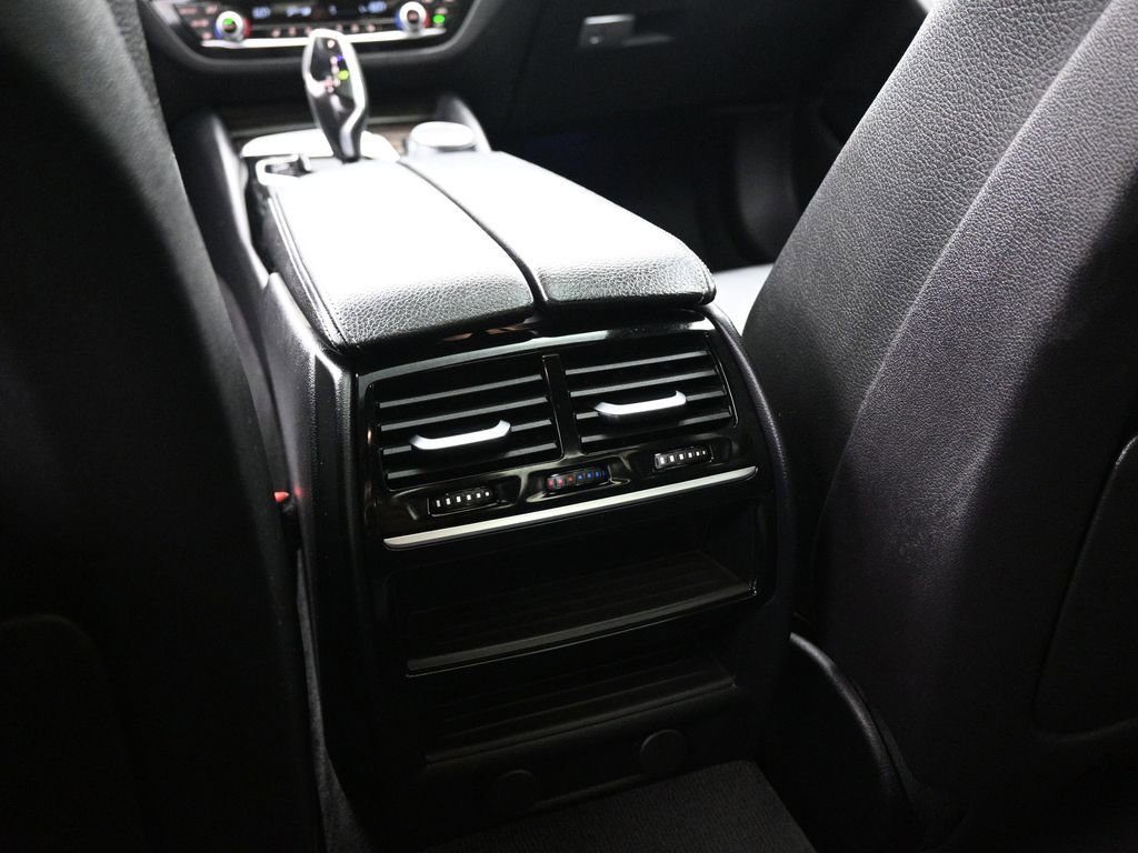 Used 2019 BMW 530e 530e iPerformance w/ Convenience Package image 23