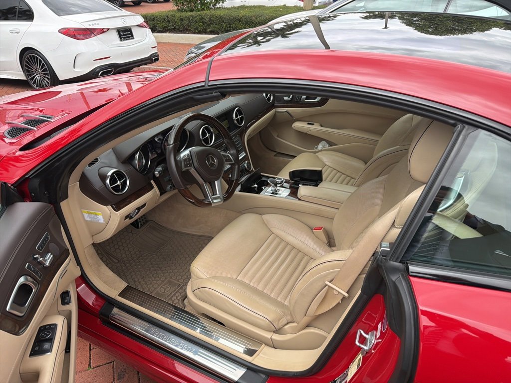 Used 2013 Mercedes-Benz SL 550 image 3