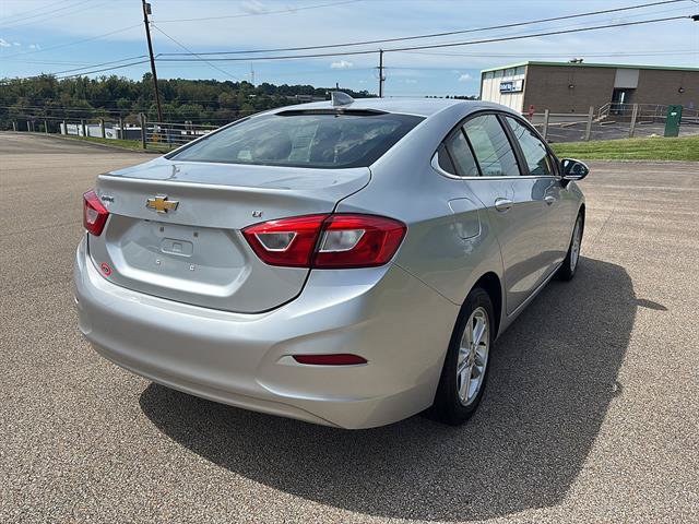 Used 2018 Chevrolet Cruze LT w/ LT Fleet Convenience Package FWD image 4