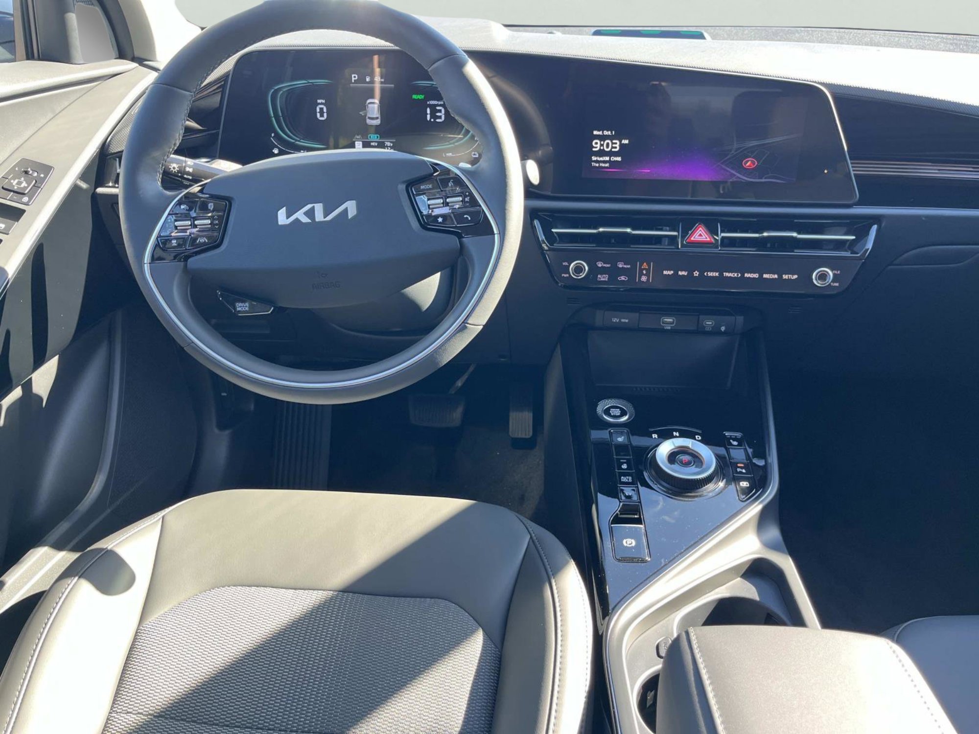 New 2025 Kia Niro EX w/ EX Cold Weather Package FWD image 13