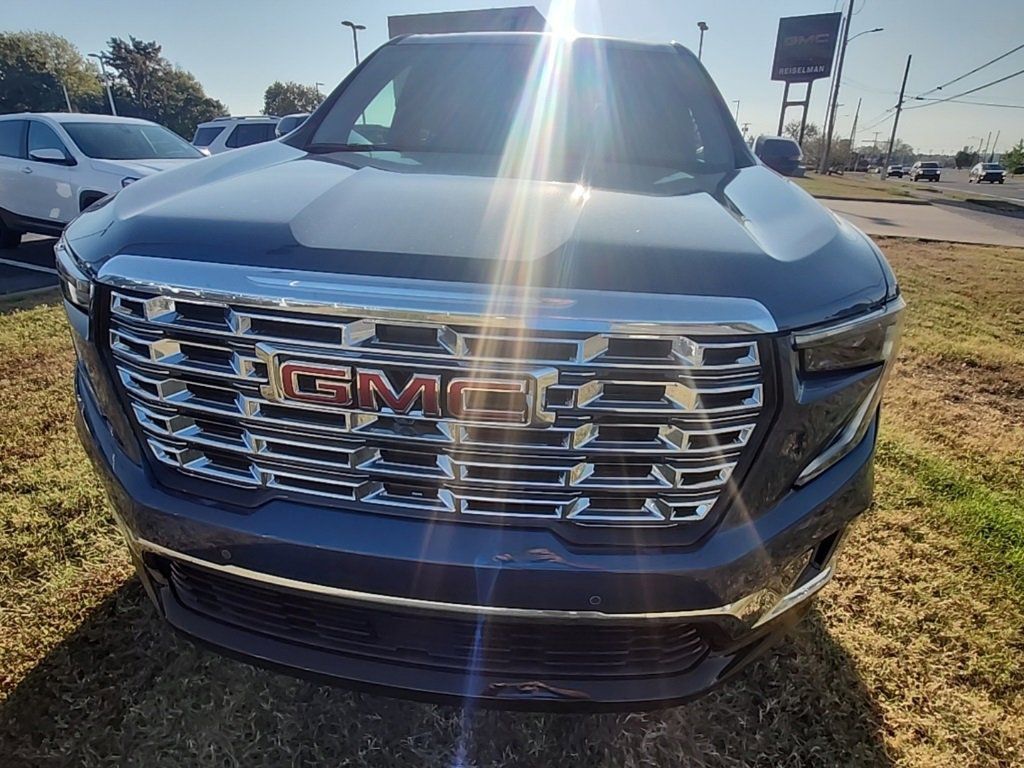 New 2026 GMC Acadia Denali w/ Super Cruise Package image 8
