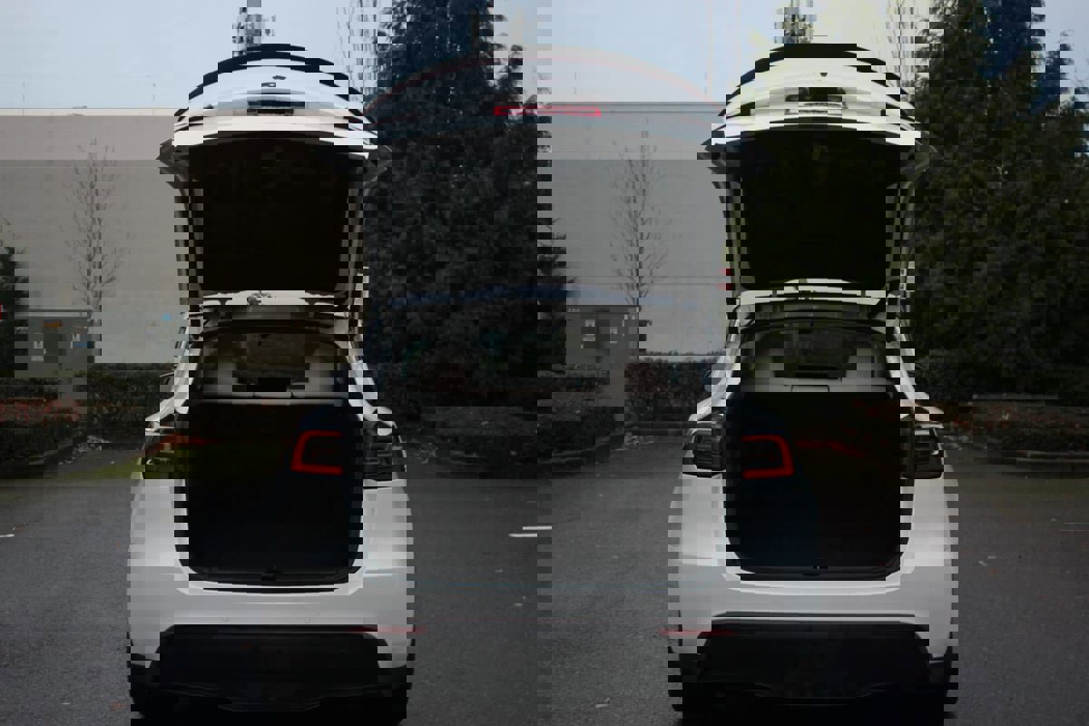 Used 2020 Tesla Model Y Performance image 11