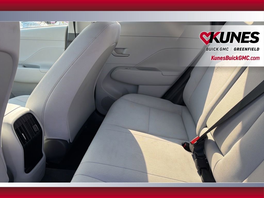 Used 2025 Hyundai Kona SEL image 34