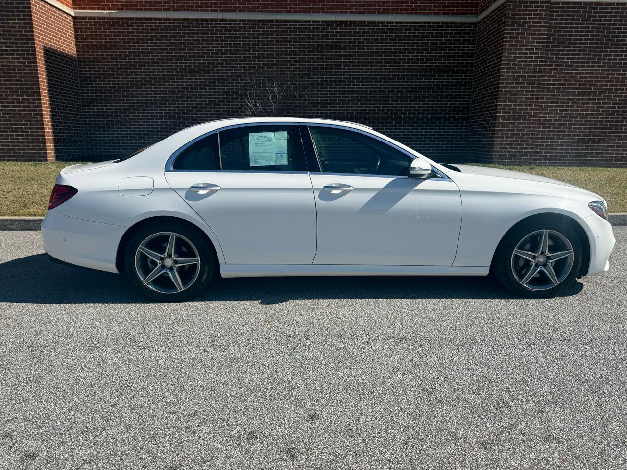 Used 2017 Mercedes-Benz E 300 4MATIC image 19