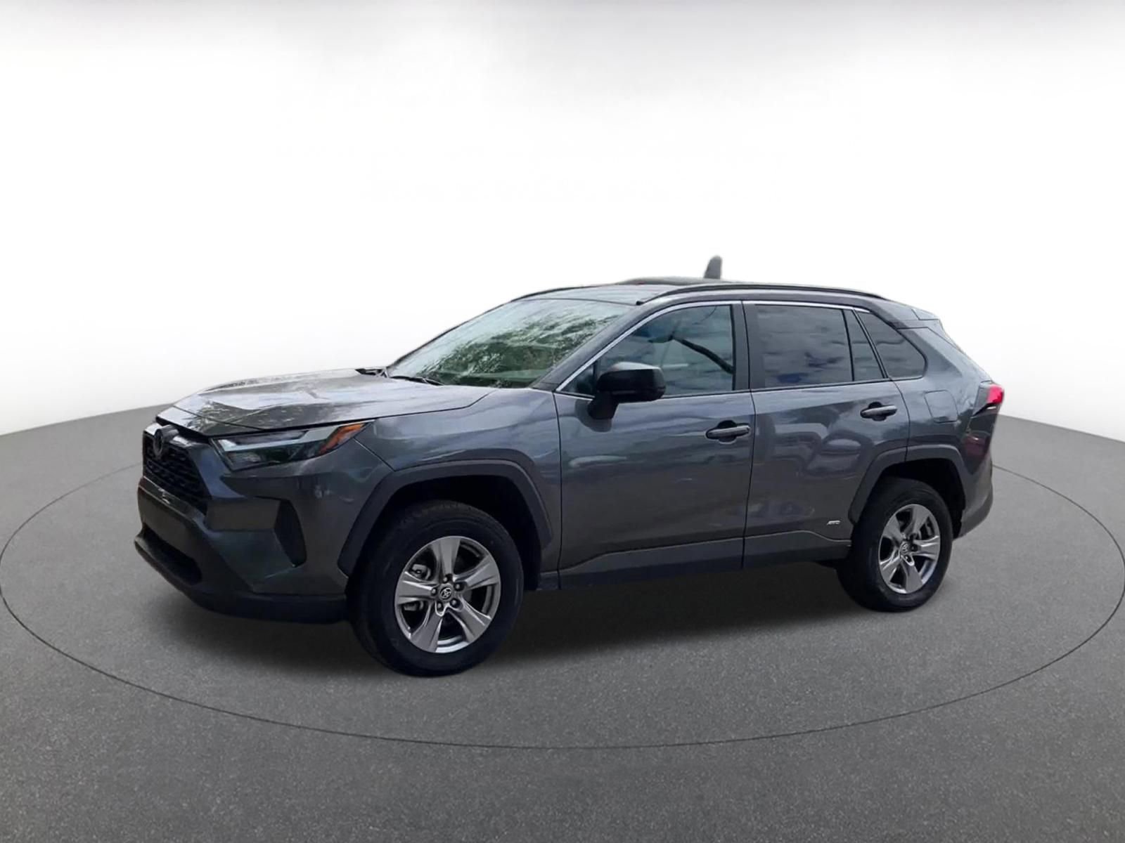 Used 2025 Toyota RAV4 LE AWD/4WD image 8