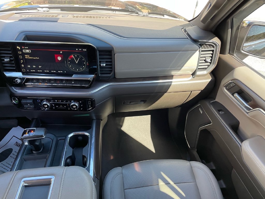 Used 2022 GMC Sierra 1500 SLT w/ SLT Premium Plus Package AWD/4WD image 14