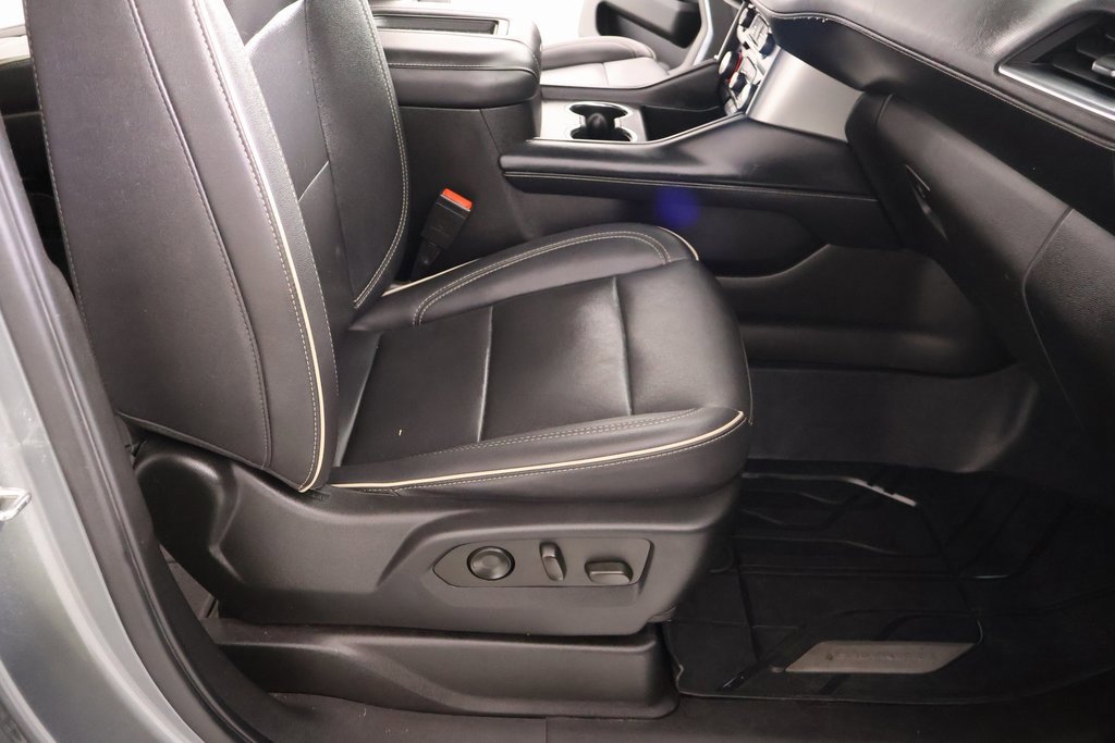 Used 2022 Chevrolet Suburban Premier image 15