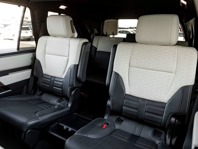 Used 2023 Toyota Sequoia Capstone AWD/4WD image 30
