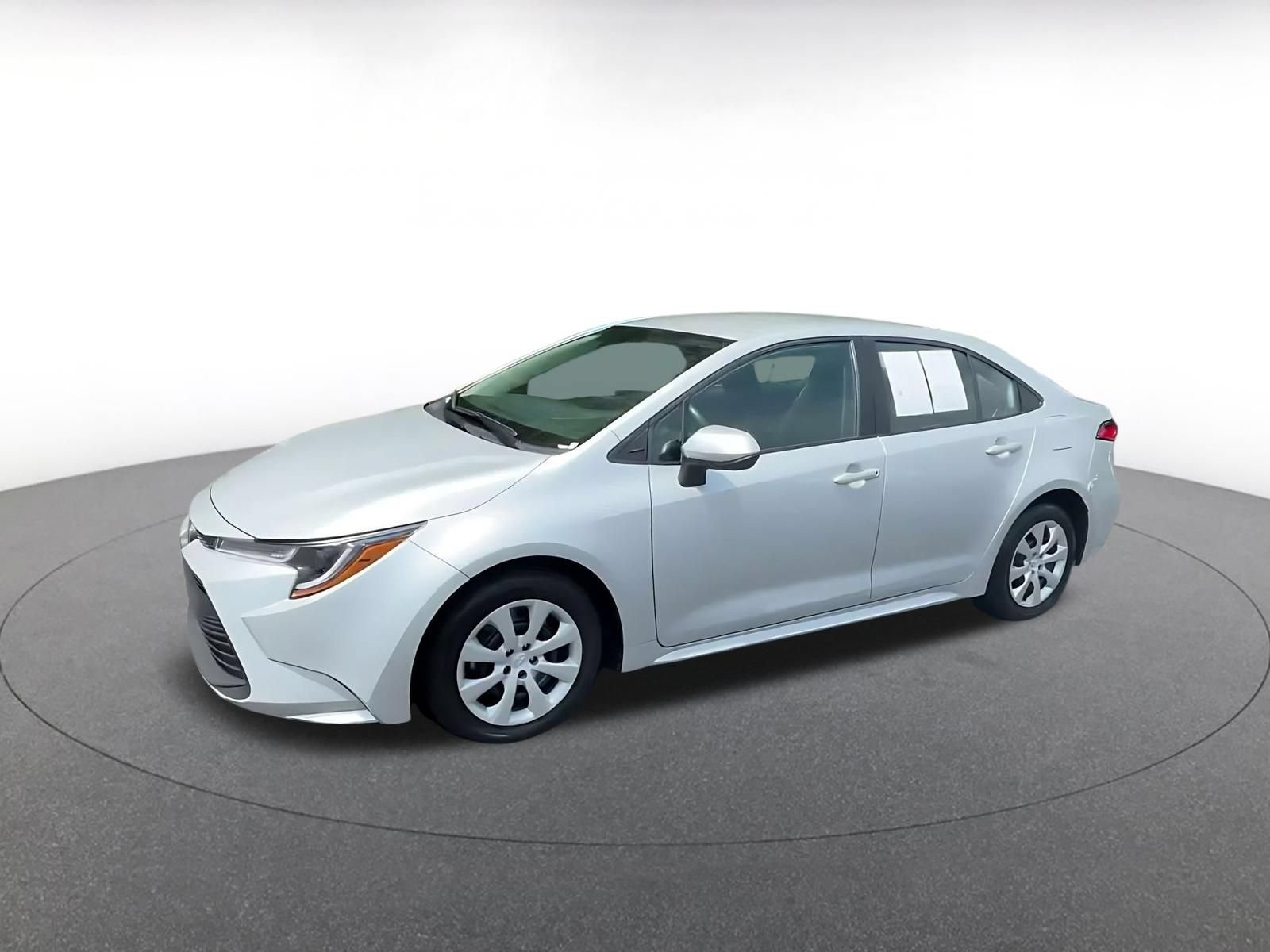 Used 2025 Toyota Corolla LE FWD image 8