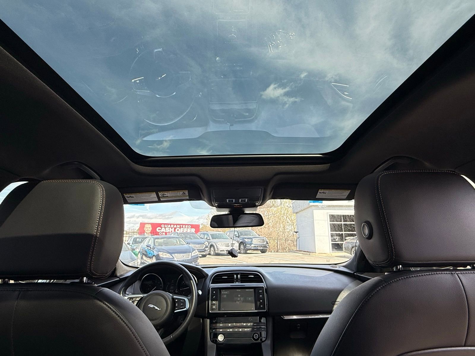 Used 2018 Jaguar F-PACE Prestige image 39