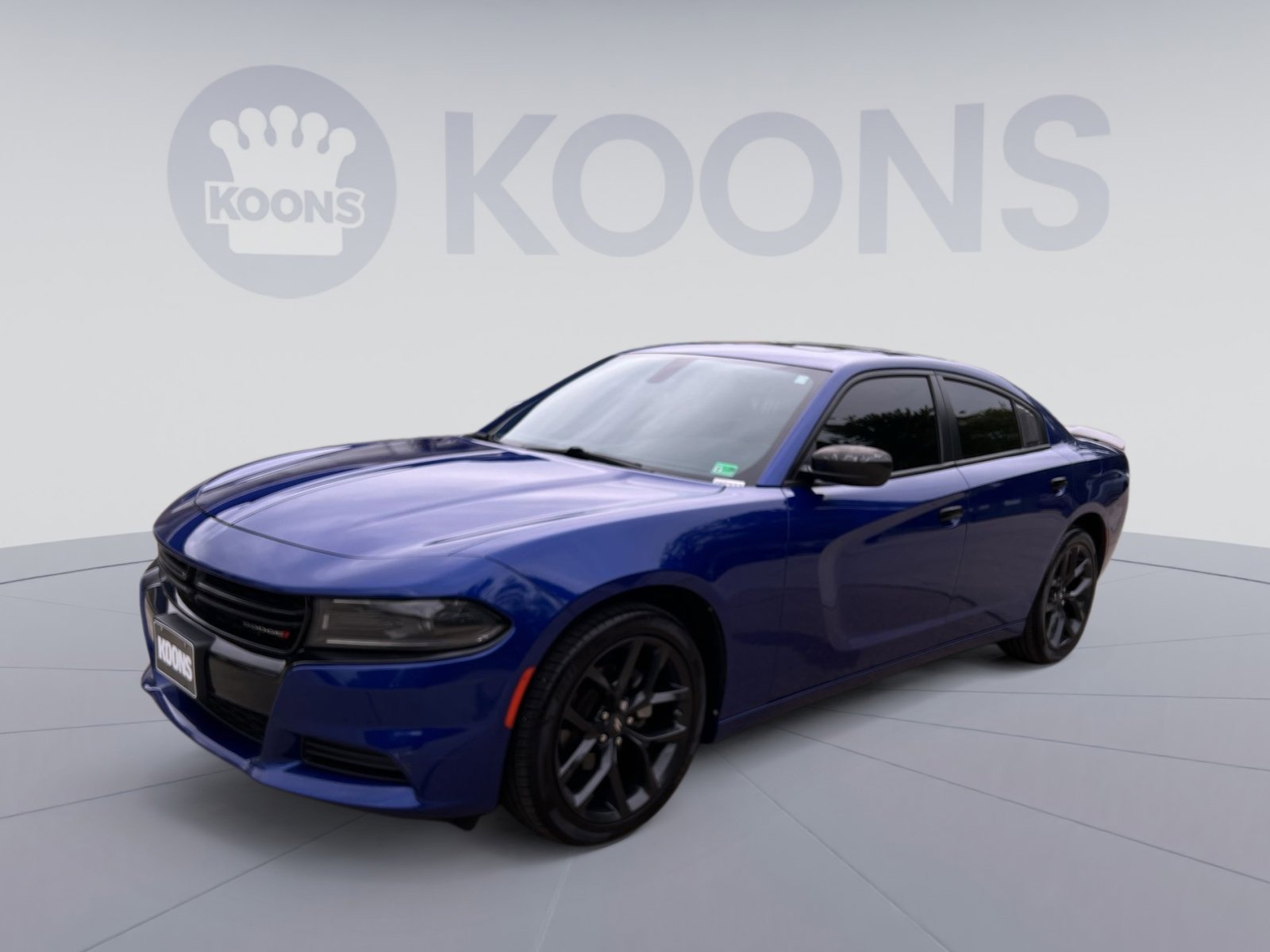 Used 2022 Dodge Charger SXT w/ Blacktop Package RWD image 5