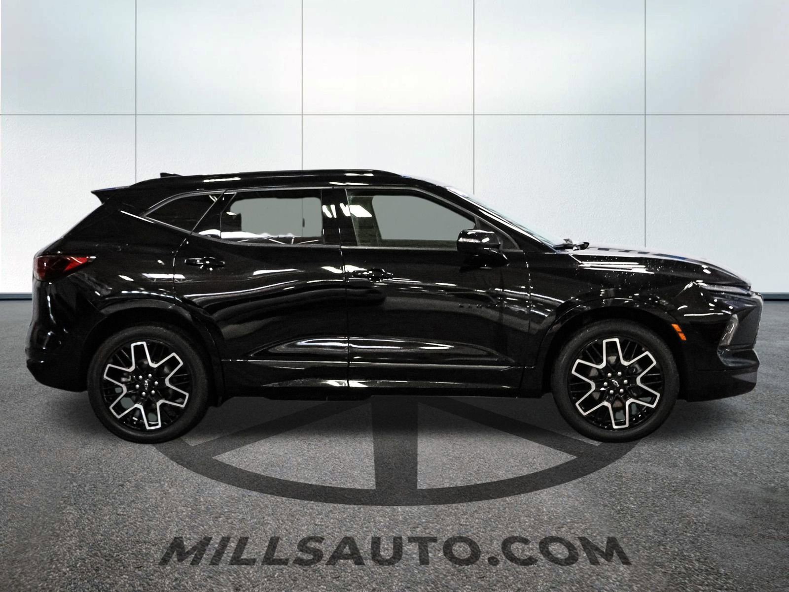 Used 2024 Chevrolet Blazer RS w/ Enhanced Convenience Package AWD/4WD image 9