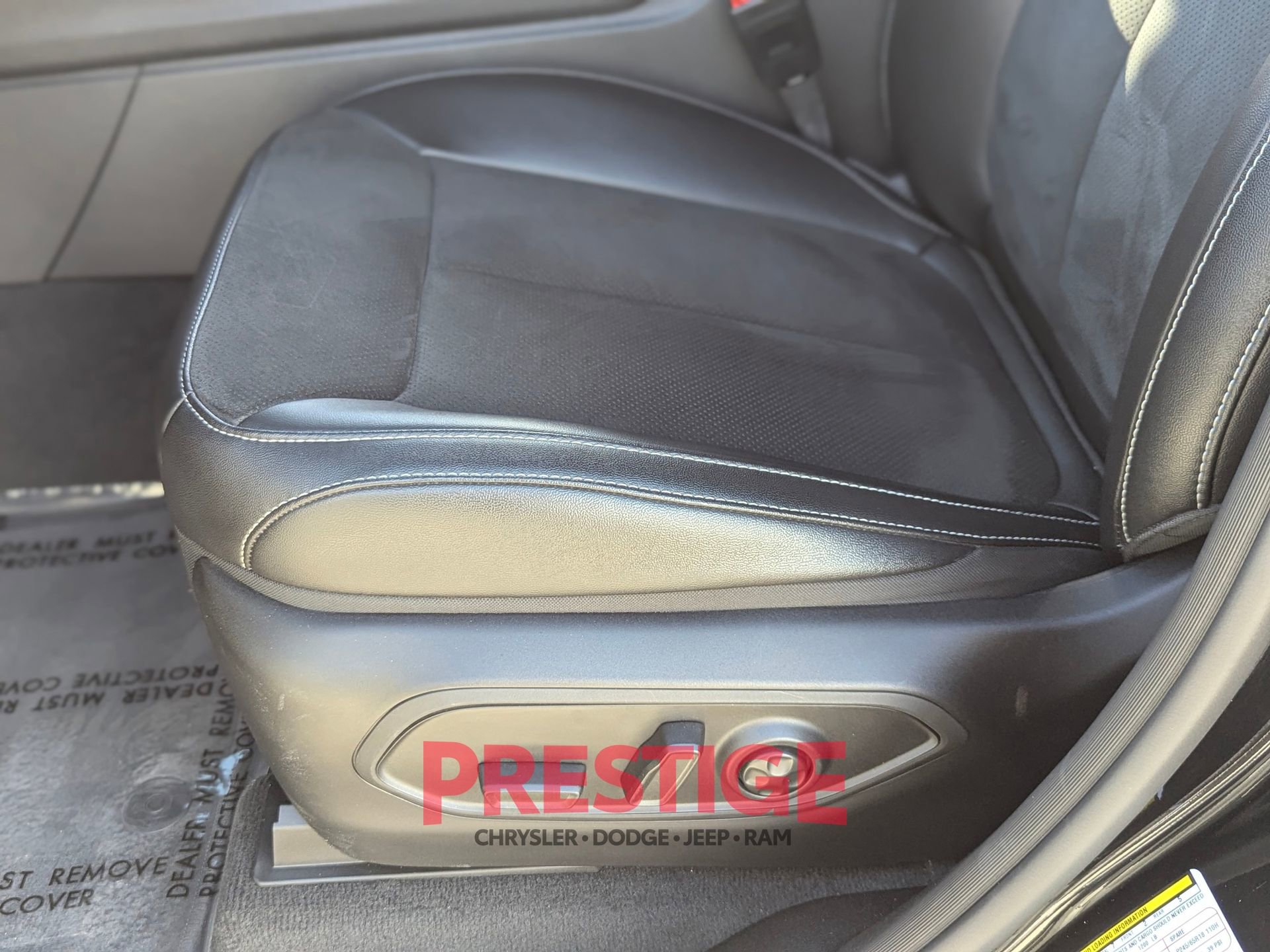 Used 2024 Jeep Grand Cherokee L Altitude image 30