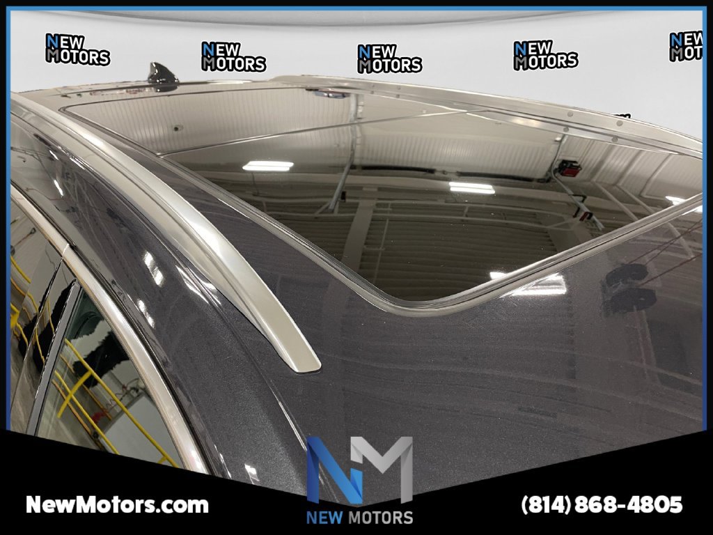 Used 2023 Cadillac XT5 Premium Luxury w/ Technology Package AWD/4WD image 17