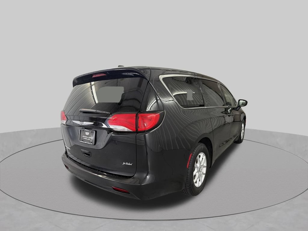 Used 2023 Chrysler Voyager LX FWD image 6