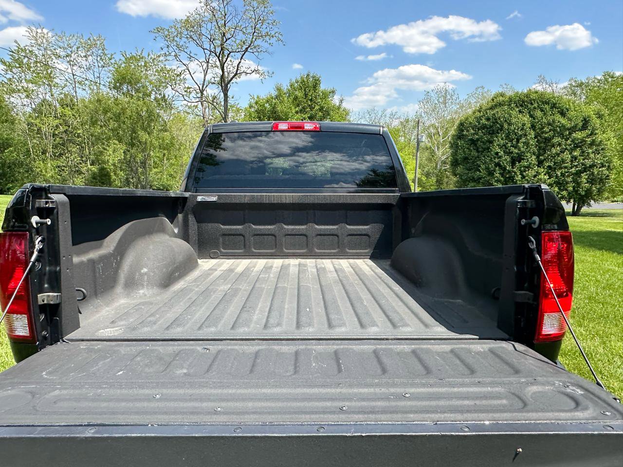 Used 2018 RAM 1500 Express w/ Express Value Package AWD/4WD image 4
