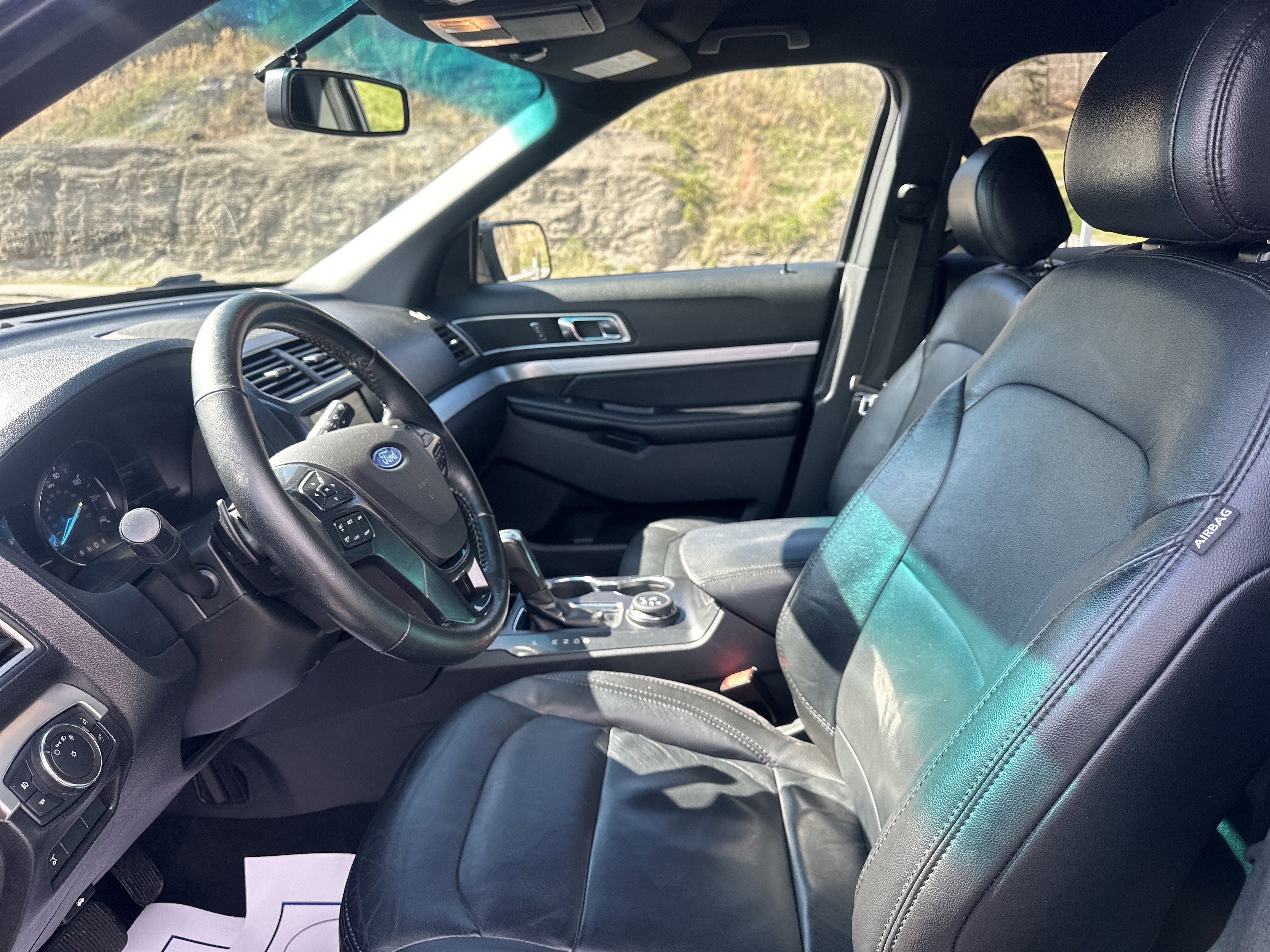 Used 2017 Ford Explorer XLT w/ Equipment Group 202A image 19