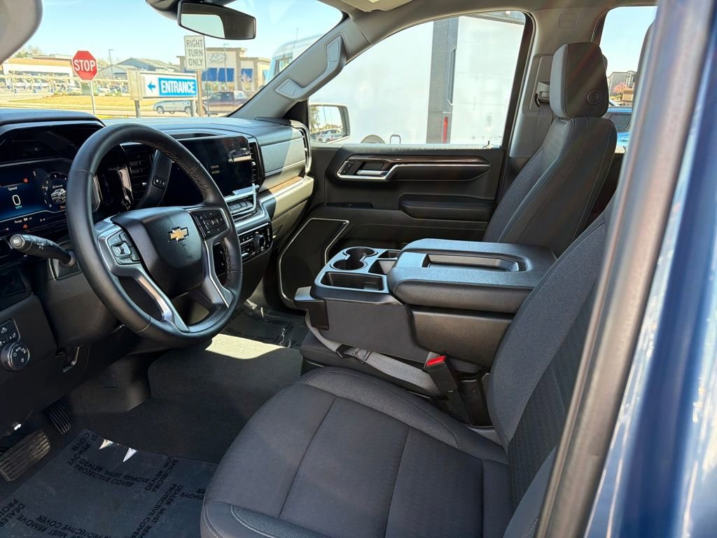 Used 2024 Chevrolet Silverado 1500 LT image 9