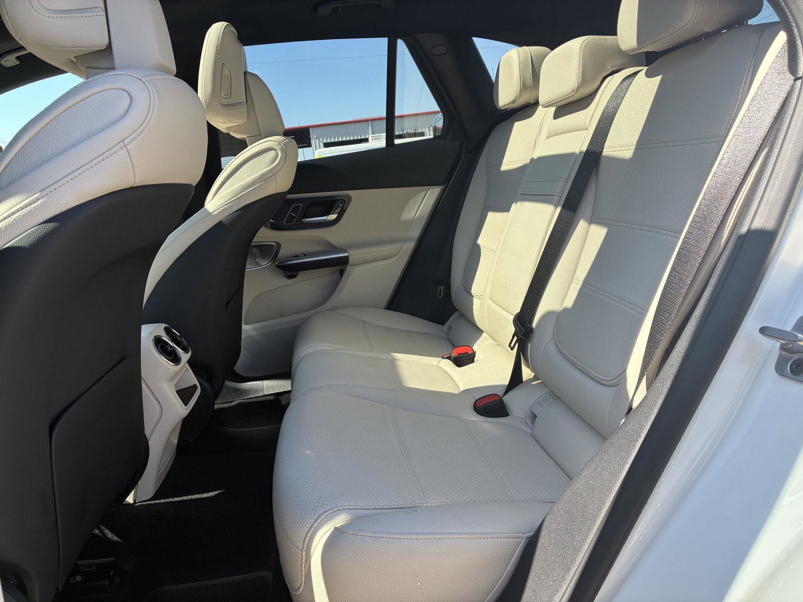 Used 2026 Mercedes-Benz GLC 300 image 16