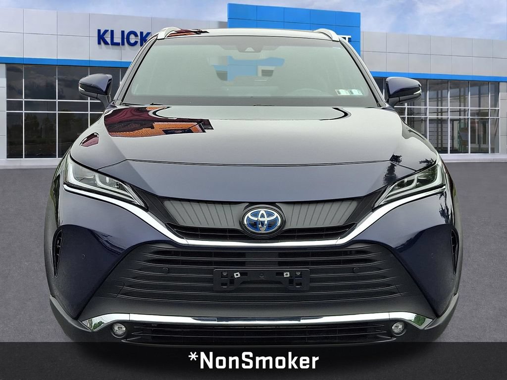Used 2023 Toyota Venza XLE AWD/4WD image 2