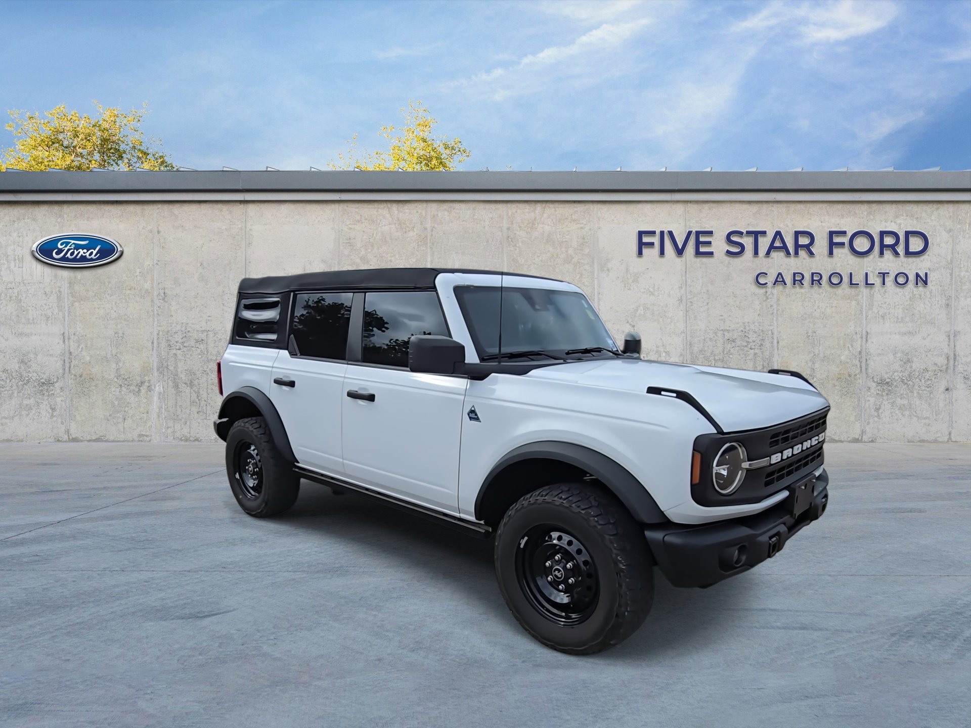 Used 2023 Ford Bronco Black Diamond image 2