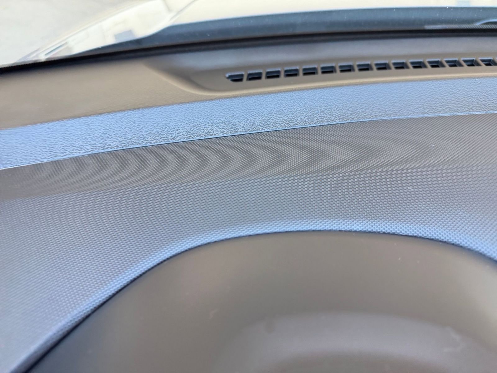 Used 2025 Hyundai Venue SEL image 36