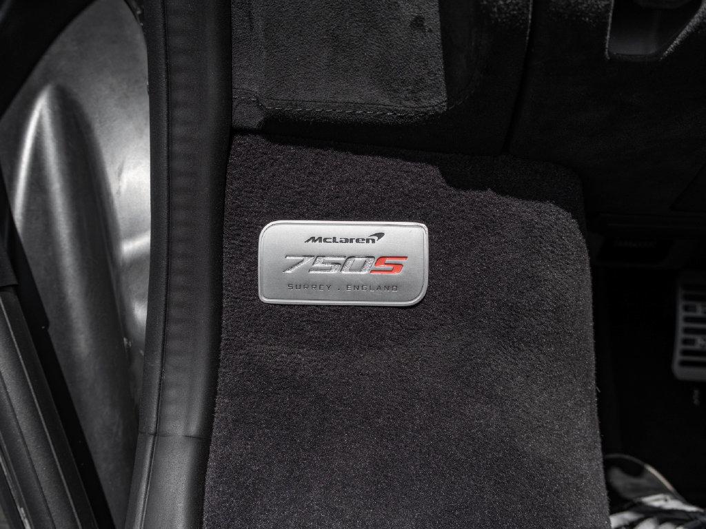 New 2026 McLaren 750S Spider RWD image 29
