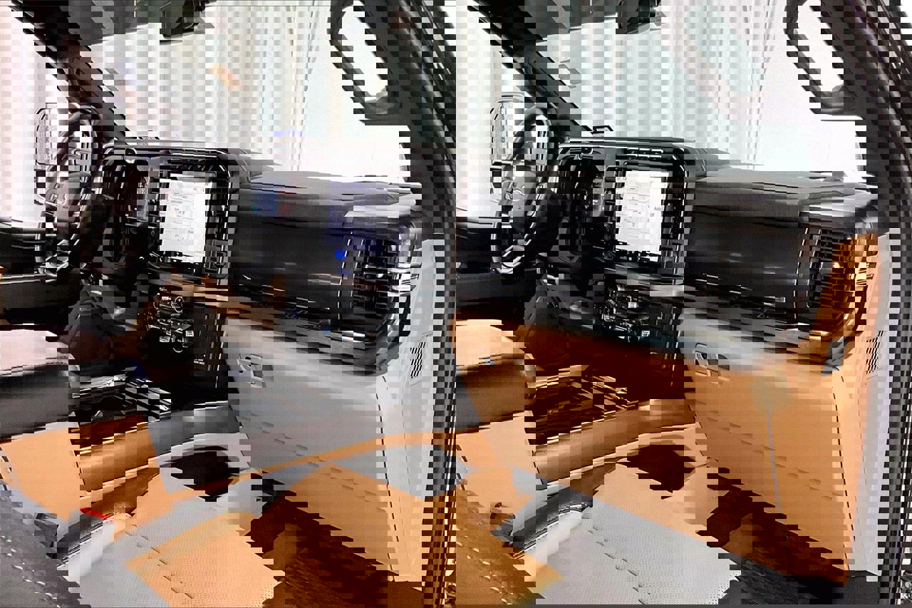 Used 2024 Ford F250 Lariat w/ Lariat Ultimate Package image 28