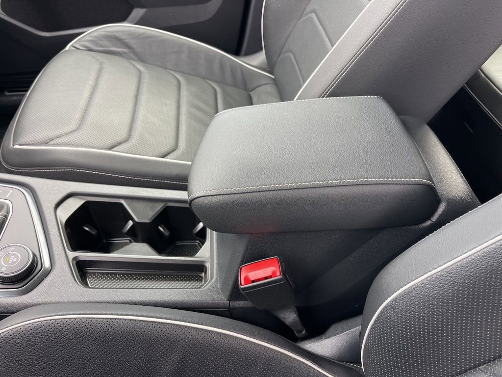 Used 2023 Volkswagen Tiguan SEL R-Line image 17
